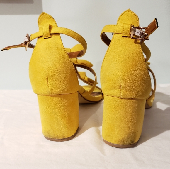 Yellow Sandals - Picture 3 of 4